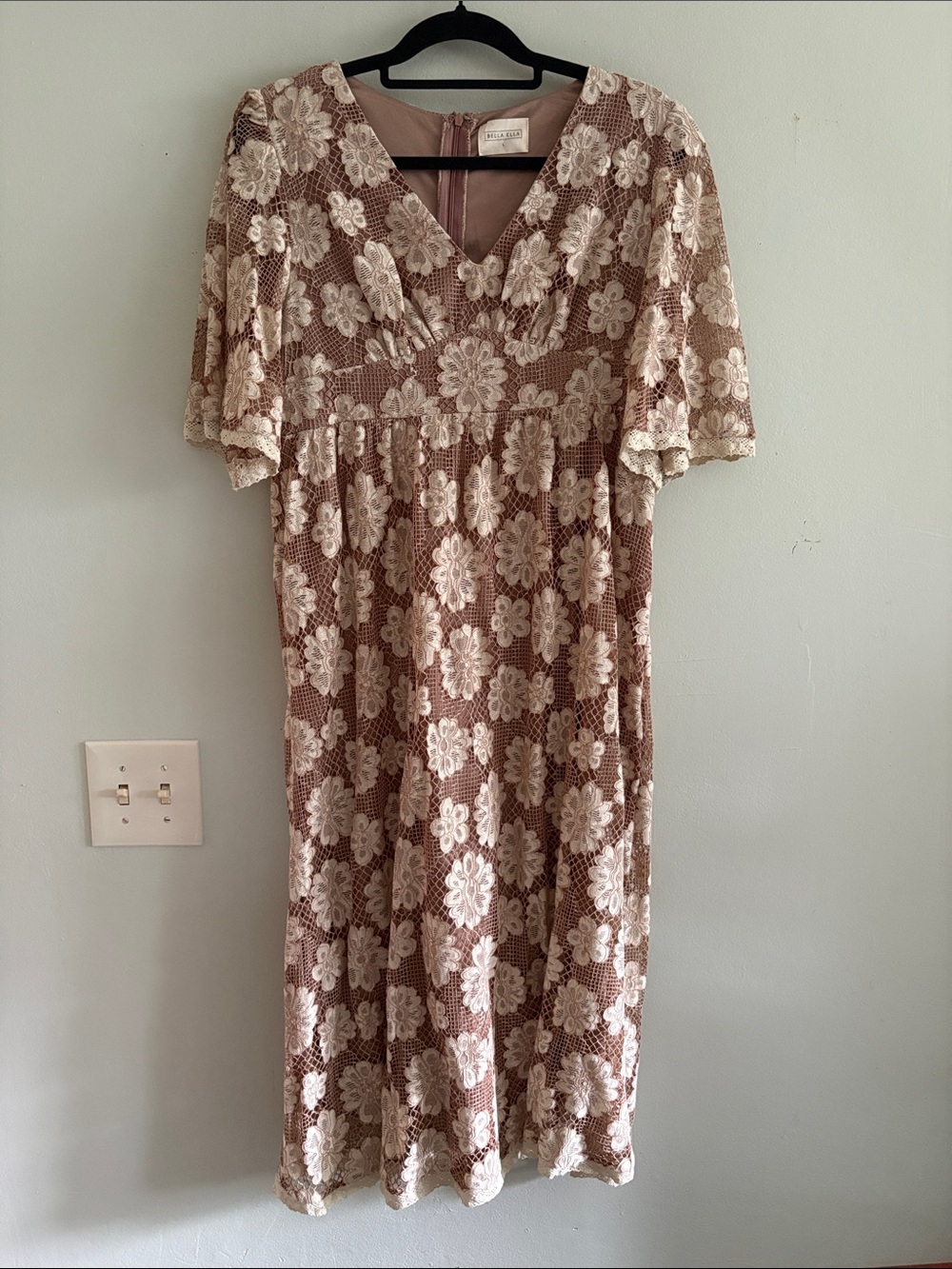 Bella Ella She's So Gorgeous" Midi Lace Dress L